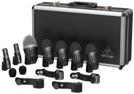 Behringer BC1500 комплект из 7 микрофонов для барабанов в кейсе от музыкального магазина МОРОЗ МЬЮЗИК