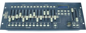 CHAUVET Obey 70 компактный универсальный контроллер на 12 приборов по 32 канала. от музыкального магазина МОРОЗ МЬЮЗИК
