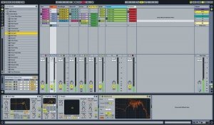 Ableton Live 10 Intro Edition Программное обеспечение Ableton Live 10 Intro Edition, комплект включает дистрибутив на USB флэш накопителе и серийный н от музыкального магазина МОРОЗ МЬЮЗИК