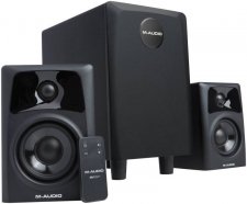 M-Audio AV32.1 Трехкомпонентная акустическая система, 2 пассивных монитора, 3.5" НЧ драйвер, 1" ВЧ твитер, активный сабвуфер с 6.5" НЧ драйвером от музыкального магазина МОРОЗ МЬЮЗИК